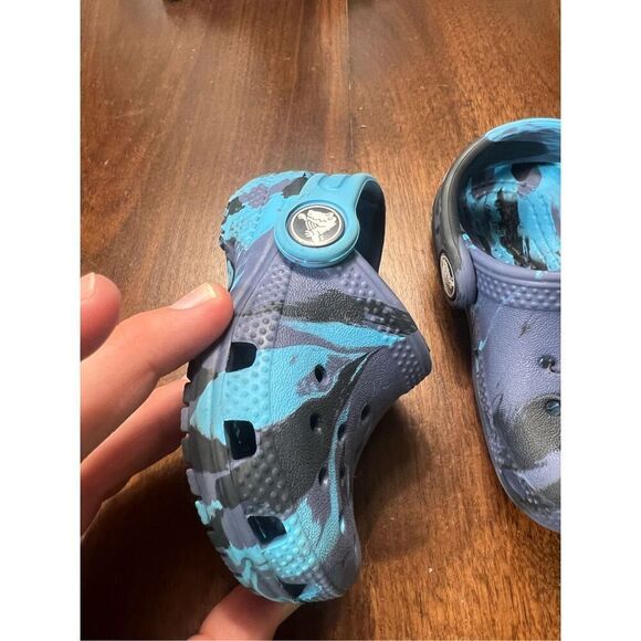 Crocs Blue Tie Dye Clogs Toddler Size 4 - Picture 8 of 12